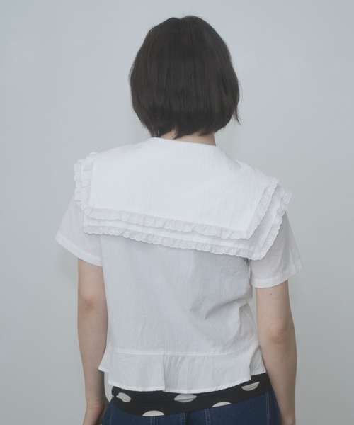 FEKETE(フェケテ)の「frilled big collar blouse / フリルビッグカラーブラウス(シャツ/ブラウス・レディース・ホワイト/ブラック・SMALL/LARGE/MEDIUM)」の14枚目の写真