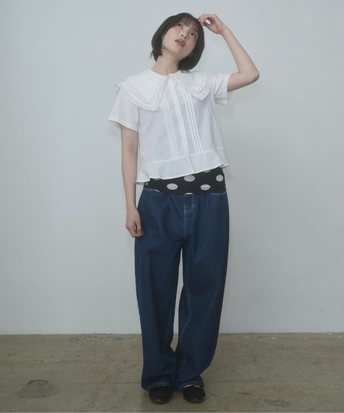 FEKETE(フェケテ)の「frilled big collar blouse / フリルビッグカラーブラウス(シャツ/ブラウス・レディース・ホワイト/ブラック・SMALL/LARGE/MEDIUM)」の20枚目の写真