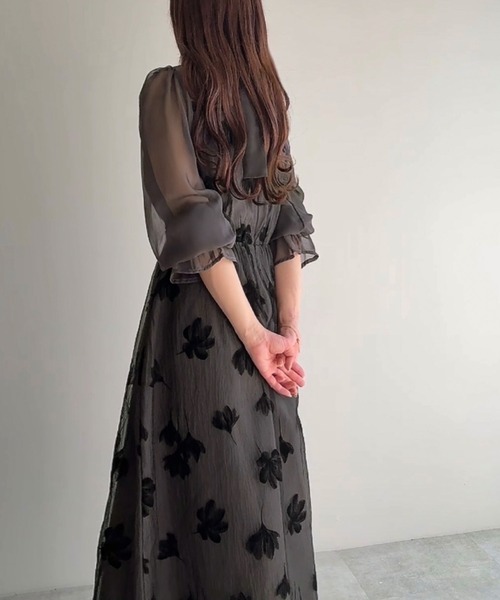 junoah(ジュノア)の「シアーフラワーバックリボンワンピース(ワンピース・レディース・ブラック/チャコール/ブラウン・LARGE/SMALL/MEDIUM)」の16枚目の写真