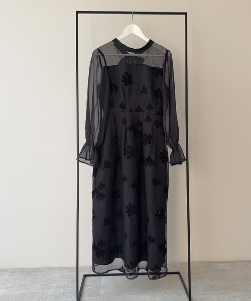 junoah(ジュノア)の「シアーフラワーバックリボンワンピース(ワンピース・レディース・ブラック/チャコール/ブラウン・LARGE/SMALL/MEDIUM)」の20枚目の写真