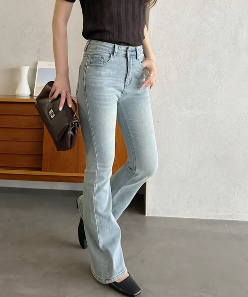 Eclat one（エクラワン）の「【Eclat one】ハイウエスト フレア シルエット デニム パンツ（デニムパンツ・レディース・ブラック/ライトブルー/ベージュ・L/M/S）」の3枚目の写真