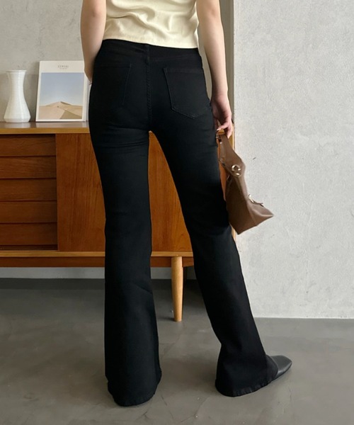 Eclat one（エクラワン）の「【Eclat one】ハイウエスト フレア シルエット デニム パンツ（デニムパンツ・レディース・ブラック/ライトブルー/ベージュ・L/M/S）」の8枚目の写真