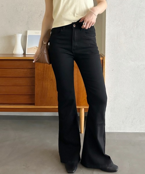 Eclat one（エクラワン）の「【Eclat one】ハイウエスト フレア シルエット デニム パンツ（デニムパンツ・レディース・ブラック/ライトブルー/ベージュ・L/M/S）」の11枚目の写真