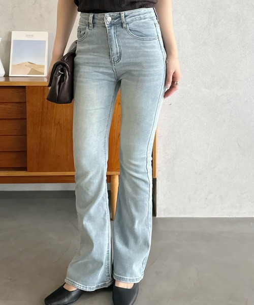 Eclat one（エクラワン）の「【Eclat one】ハイウエスト フレア シルエット デニム パンツ（デニムパンツ・レディース・ブラック/ライトブルー/ベージュ・L/M/S）」の16枚目の写真
