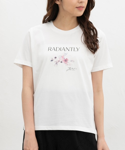Honeys(ハニーズ)の「【ハニさら・接触冷感・UVカット】フラワープリントTシャツ(Tシャツ/カットソー・レディース・アイボリー/ネイビー/サックスブルー/ピンク・L/M/S/LL)」の3枚目の写真