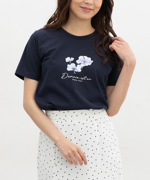 Honeys(ハニーズ)の「【ハニさら・接触冷感・UVカット】フラワープリントTシャツ(Tシャツ/カットソー・レディース・アイボリー/ネイビー/サックスブルー/ピンク・L/M/S/LL)」の9枚目の写真