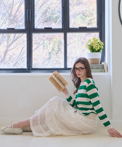 SLOWLOLLI（スローローリ）の「Stripe round-neck knit_4 Colors（ニット/セーター・レディース・パープル/レッド/ブルー/グリーン・FREE）」の8枚目の写真