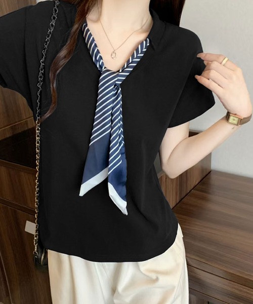2ly2（トゥーリートゥー）の「スカーフタイ付きVネックTシャツ（Tシャツ/カットソー・レディース・ネイビー/ブラック/ホワイト/イエロー・FREE）」の2枚目の写真