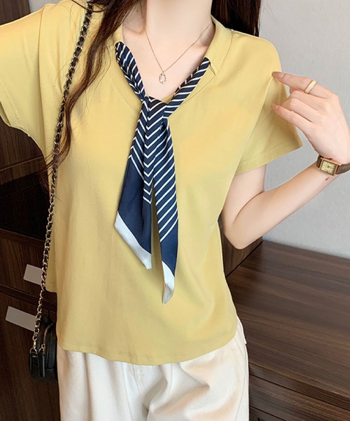 2ly2（トゥーリートゥー）の「スカーフタイ付きVネックTシャツ（Tシャツ/カットソー・レディース・ネイビー/ブラック/ホワイト/イエロー・FREE）」の6枚目の写真