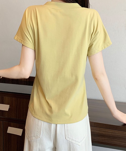 2ly2（トゥーリートゥー）の「スカーフタイ付きVネックTシャツ（Tシャツ/カットソー・レディース・ネイビー/ブラック/ホワイト/イエロー・FREE）」の5枚目の写真
