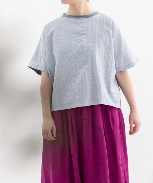 nop de nod(ノップドゥノッド)の「Cloche misc布帛Tシャツ(Tシャツ/カットソー・レディース・ライトブルー/ブラック/オフホワイト/キャメル・3)」の3枚目の写真