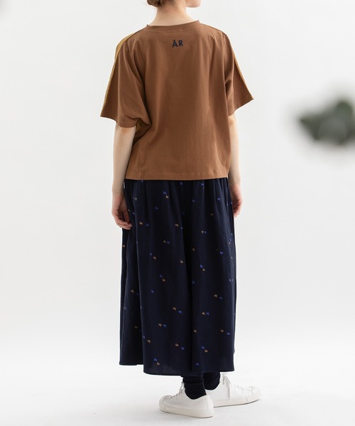 nop de nod(ノップドゥノッド)の「Cloche misc布帛Tシャツ(Tシャツ/カットソー・レディース・ライトブルー/ブラック/オフホワイト/キャメル・3)」の17枚目の写真