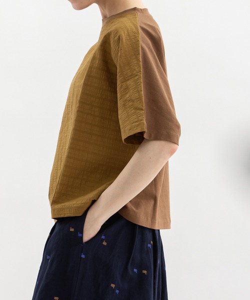 nop de nod(ノップドゥノッド)の「Cloche misc布帛Tシャツ(Tシャツ/カットソー・レディース・ライトブルー/ブラック/オフホワイト/キャメル・3)」の19枚目の写真