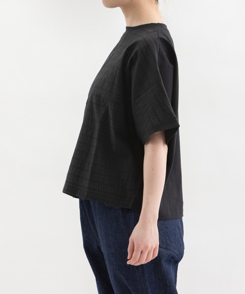 nop de nod(ノップドゥノッド)の「Cloche misc布帛Tシャツ(Tシャツ/カットソー・レディース・ライトブルー/ブラック/オフホワイト/キャメル・3)」の8枚目の写真