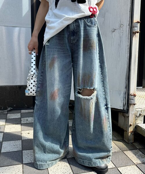 CIAOPANIC(チャオパニック)の「スプレー加工ダメージワイドデニムパンツ(その他パンツ・レディース・サックスブルー/ブルー・MEDIUM/SMALL)」の3枚目の写真