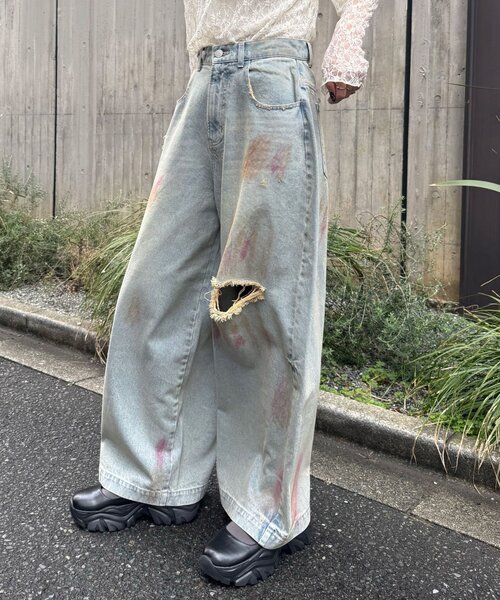 CIAOPANIC(チャオパニック)の「スプレー加工ダメージワイドデニムパンツ(その他パンツ・レディース・サックスブルー/ブルー・MEDIUM/SMALL)」の16枚目の写真
