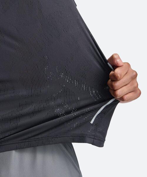 UNDER ARMOUR(アンダーアーマー)の「UAクール プロ ベント ショートスリーブ Tシャツ(トレーニング/メンズ)(Tシャツ/カットソー・メンズ・ブラック・M/L/XL/S/2XL/3XL)」の5枚目の写真