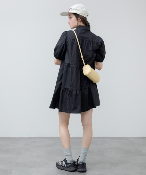 HEILIS(ヘイリス)の「ティアードシャツワンピース / シャツ 半袖 パフスリーブ ワンピース ミドル丈 膝丈 チュニック ティアード 夏服 春服 秋服 韓国 無地 シンプル ノームコア カジュアル オフィスカジュアル シティガール マタニティ ブラック ホワイト(シャツワンピース・レディース・ブラック/アイボリー・FREE)」の12枚目の写真