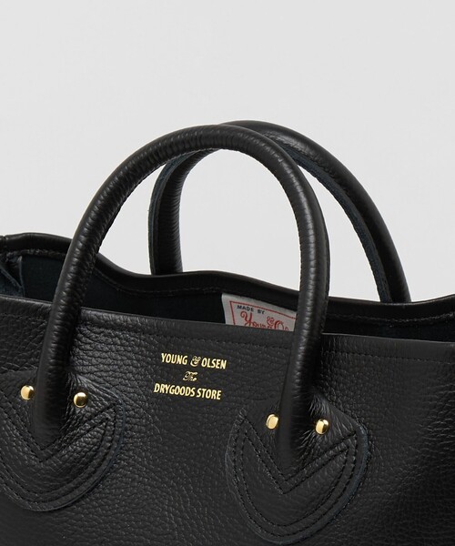 YOUNG&OLSEN The DRYGOODS STORE(ヤングアンドオルセン)の「<YOUNG&OLSEN The DRYGOODS STORE>エンボス レザー トートM トートバッグ(トートバッグ・メンズ・ブラック/グレー系・FREE)」の13枚目の写真
