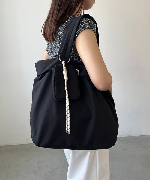 CAPRICIEUX LE'MAGE(カプリシューレマージュ)の「ユーティリティトートBAG(ショルダーバッグ・レディース・ブラック/ベージュ・FREE)」の5枚目の写真