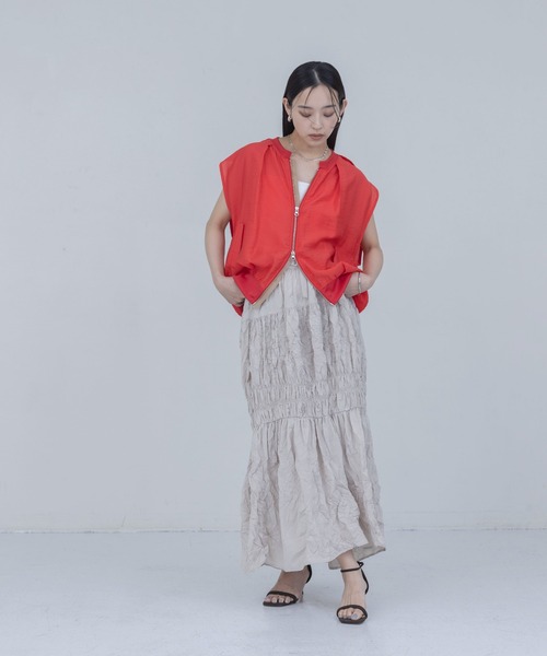 Eimee Law(エイミーロウ)の「ケープレイヤーZIPシアージレ(ベスト・レディース・ブラック/ダークブラウン/レッド/オフホワイト・FREE)」の5枚目の写真