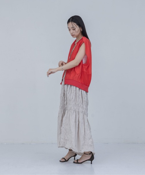 Eimee Law(エイミーロウ)の「ケープレイヤーZIPシアージレ(ベスト・レディース・ブラック/ダークブラウン/レッド/オフホワイト・FREE)」の7枚目の写真