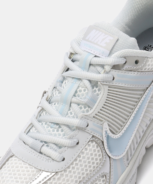NIKE(ナイキ)の「NIKE W ZOOM VOMERO 5 IB8929-001(スニーカー・レディース・ブルー系その他・25cm/24.5cm/24cm/23cm)」の6枚目の写真