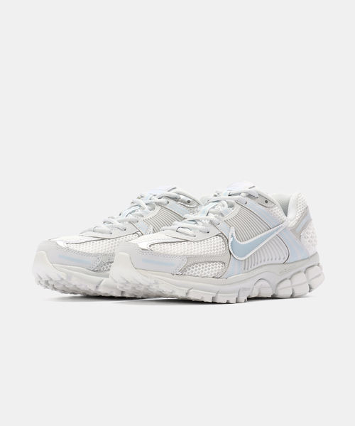 NIKE(ナイキ)の「NIKE W ZOOM VOMERO 5 IB8929-001(スニーカー・レディース・ブルー系その他・25cm/24.5cm/24cm/23cm)」の7枚目の写真