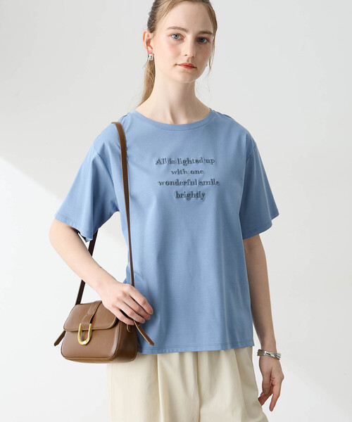 LE SOUK HOLIDAY(ルスークホリデー)の「シルケットスムース刺しゅうロゴTシャツ【接触冷感・吸水速乾・綿100%】(Tシャツ/カットソー・レディース・サックスブルー/オフホワイト・M/L)」の5枚目の写真