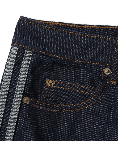 adidas(アディダス)の「adidas 3 STRIPES MINI SKIRT DENIM / アディダス 3 ストライプス ミニスカート デニム(デニムスカート・レディース・ダークインディゴブルー・M/S/L)」の5枚目の写真