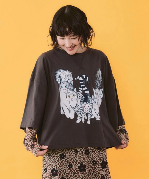 ScoLar(スカラー)の「ScoLar(スカラー) にらめっこネコちゃん ワイドTシャツ(Tシャツ/カットソー・レディース・チャコールグレー/イエロー/オフホワイト・MEDIUM)」の5枚目の写真