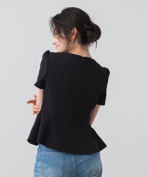 AJUGA.(アジュガ)の「フラワーモチーフパフスリーブペプラムトップス(シャツ/ブラウス・レディース・ブラック/オフホワイト・FREE)」の19枚目の写真