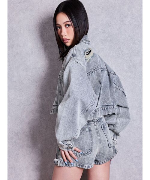 GYDA(ジェイダ)の「belt collarダメージショートデニムGジャン(デニムジャケット・レディース・インディゴブルー/ライトブルー/ブルー・FREE)」の17枚目の写真