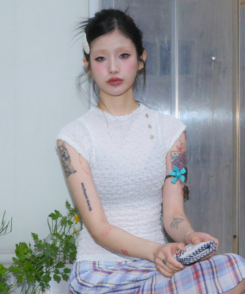 RuNaKi'Hu'（ルナキフ）の「WXT094 フィオリレシースルースリムTシャツ (ホワイト)（Tシャツ/カットソー・レディース・その他・1/2）」の3枚目の写真