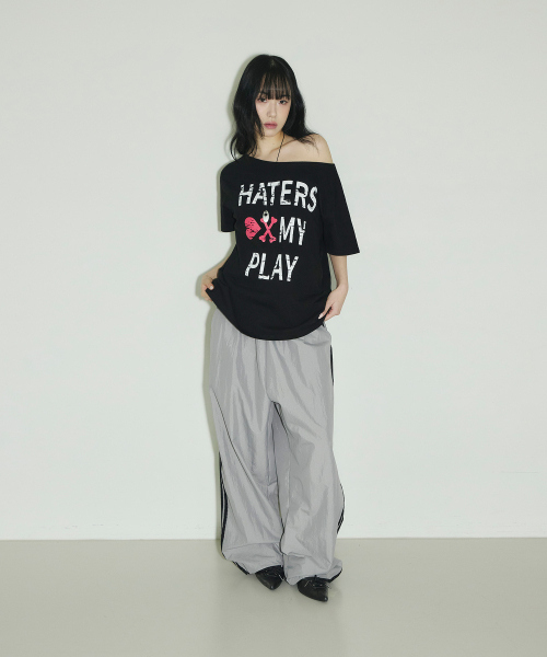SLEEKGLOW（スリック グロウ）の「HATERS ワンショルダーTシャツ[ブラック]（Tシャツ/カットソー・レディース・その他・FREE）」の22枚目の写真