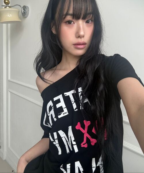 SLEEKGLOW（スリック グロウ）の「HATERS ワンショルダーTシャツ[ブラック]（Tシャツ/カットソー・レディース・その他・FREE）」の2枚目の写真