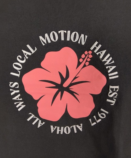 LOCALMOTION HAWAII（ローカルモーション　ハワイ）の「ｻｰﾌ＆ﾊﾜｲﾊｲﾋﾞｽｶｽｻｰｸﾙｽﾃｯﾁTｼｬﾂ（Tシャツ/カットソー・レディース・チャコールグレー/ホワイト・MEDIUM/LARGE）」の7枚目の写真