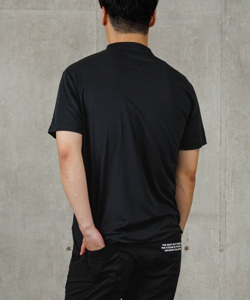 NEW ERA(ニューエラ)の「<MENS>UV速乾プルオーバー (ニューエラコラボ)(Tシャツ/カットソー・メンズ・ブラック・XL/L/M/S)」の14枚目の写真