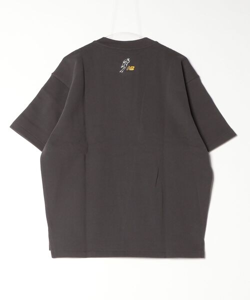 NEW BALANCE(ニューバランス)の「大谷翔平シグネチャーヘンリーネックショートスリーブTシャツ(Tシャツ/カットソー・メンズ・アイボリー/チャコールグレー/ダークグリーン・SMALL/MEDIUM/LARGE/X-LARGE/XX-LARGE/XXX-LARGE)」の17枚目の写真