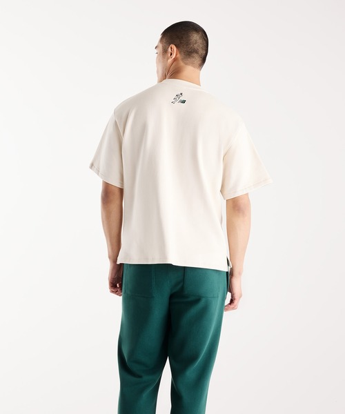 NEW BALANCE(ニューバランス)の「大谷翔平シグネチャーヘンリーネックショートスリーブTシャツ(Tシャツ/カットソー・メンズ・アイボリー/チャコールグレー/ダークグリーン・SMALL/MEDIUM/LARGE/X-LARGE/XX-LARGE/XXX-LARGE)」の4枚目の写真