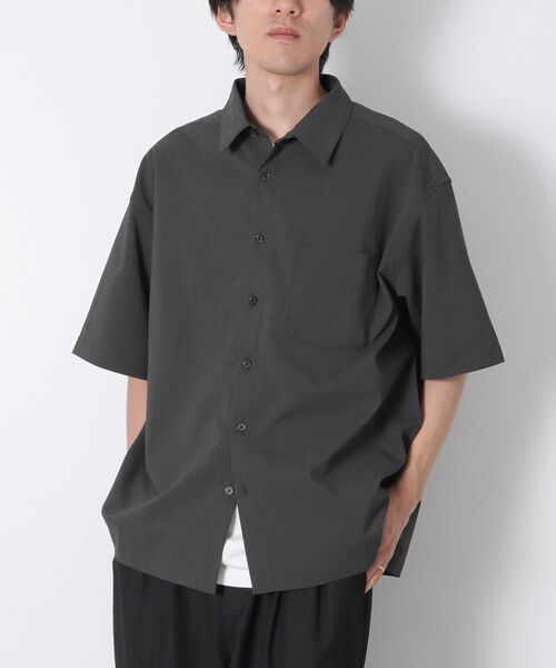 CRAFT STANDARD BOUTIQUE(クラフトスタンダードブティック)の「接触冷感/吸水速乾/UVカット レギュラーカラー半袖シャツ(シャツ/ブラウス・メンズ・ブラック/チャコールグレー・M/L)」の4枚目の写真