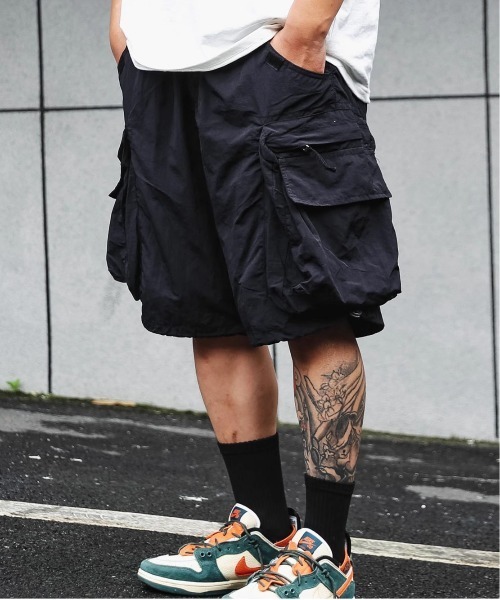 DOUBLE STEAL(ダブルスティール)の「DSビッグポケットカーゴショーツ(カーゴパンツ・メンズ・カーキ/ブラック・X-LARGE/LARGE/MEDIUM)」の2枚目の写真