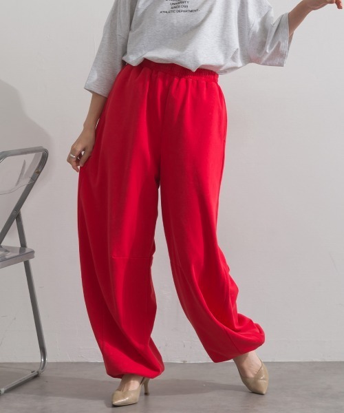 enhaut(アンオート)の「裏毛ケミカルパウダー加工 スウェット バレルレッグ パンツ(スウェットパンツ・レディース・オートミール/チャコールグレー/レッド・FREE)」の11枚目の写真
