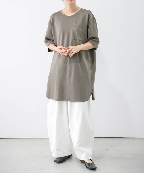 La-gemme（ラジェム）の「ラウンドヘム ロングTシャツ（Tシャツ/カットソー・レディース・ブラック/カーキブラウン/アイボリー・フリー）」の13枚目の写真