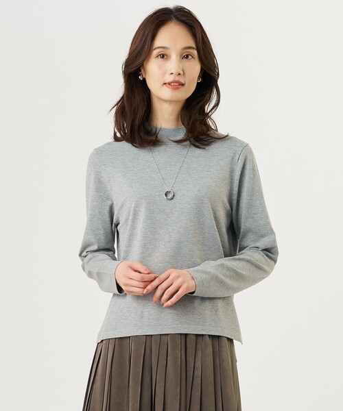 J.PRESS（ジェイプレス）の「【人気定番アイテム・シーンレスに活躍・WEB限定カラーあり】PRINCE ハイネック ニット（ニット/セーター・レディース・ホワイト系/ローズ系/ピーコックグリーン系/ホワイト系1/ブラック系/ブラウン系1/ダークブラウン系/ベージュ系/ライトグレー系・MEDIUM/LARGE）」の4枚目の写真