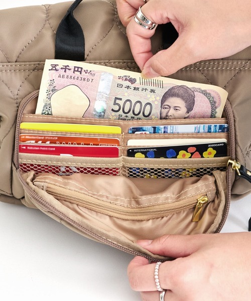 LIZDAYS(リズデイズ)の「【撥水/お財布機能/500mlペットボトル収納】フラップショルダーバッグ(ショルダーバッグ・レディース・ダークグレー/ブラック/グレイッシュベージュ/ナチュラル/スモーキーグリーン系・FREE)」の16枚目の写真