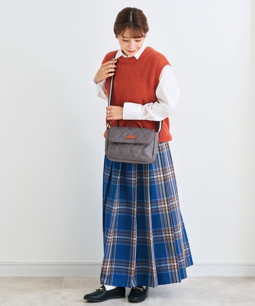 LIZDAYS(リズデイズ)の「【撥水/お財布機能/500mlペットボトル収納】フラップショルダーバッグ(ショルダーバッグ・レディース・ダークグレー/ブラック/グレイッシュベージュ/ナチュラル/スモーキーグリーン系・FREE)」の21枚目の写真