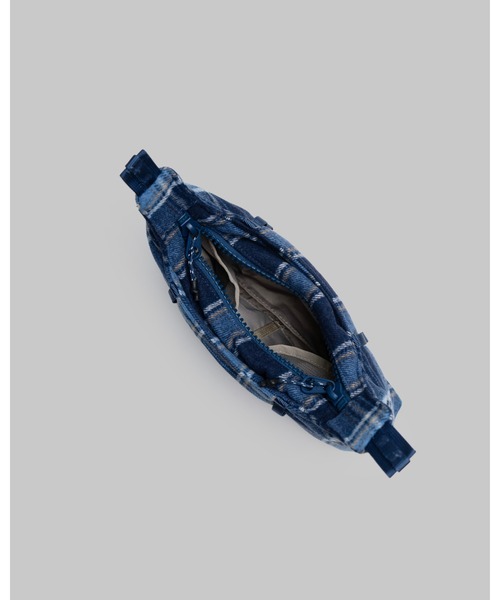 Topologie(トポロジー)の「Cloud Hobo XS(ショルダーバッグ・レディース・グリーン系/ブルー系・ONE SIZE)」の8枚目の写真