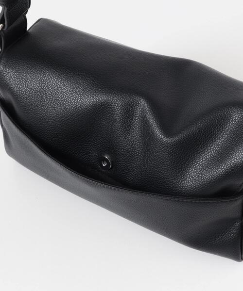 URBAN RESEARCH Sonny Label(アーバンリサーチサニーレーベル)の「フラップショルダーバッグ(ショルダーバッグ・レディース・ブラック/アイボリー/グレー系その他・ONE)」の18枚目の写真