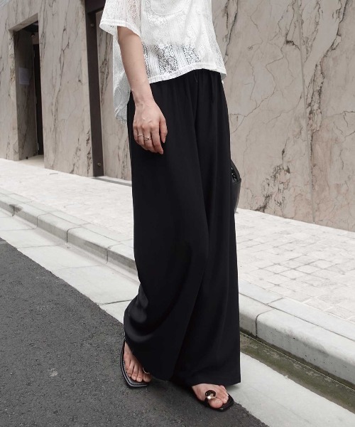 CORNERS(コーナーズ)の「アートストライプ柄ワイドパンツ(その他パンツ・レディース・ブラック/ブラック×グレー/ブラック系その他・M)」の4枚目の写真